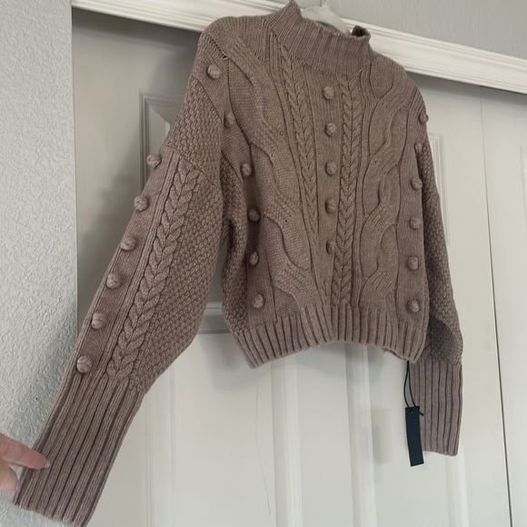 ⭐️ NWT BLANK NYC Bare With Me Mock Neck Sweater XS - Picture 8 of 12